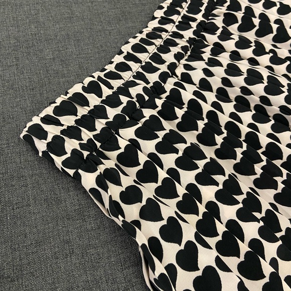 ZARA. Cream & black pleated skirt. - Picture 5 of 7